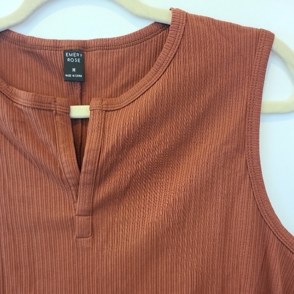 NWT Women's Emery Rose Tank Top Burnt Orange Sz M NEW - Picture 2 of 4